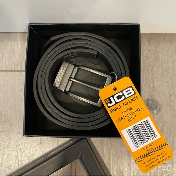 JCB Adjustable Leather Belt - Picture 2 of 4
